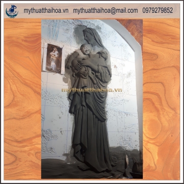 Đắp Trực Tiếp Phù Điêu Đức Mẹ Bồng Chiên Bằng Xi Măng