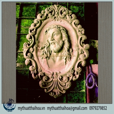 Phù Điêu Chúa Đội Mão Gai Bằng Nhựa Composite