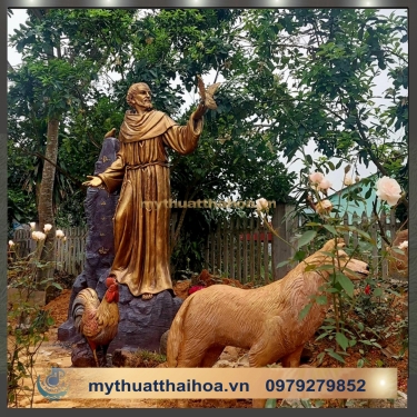 Tượng Thánh Phanxico Đắp Trực Tiếp Bằng Xi Măng