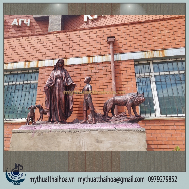 Tượng Đức Mẹ và Thánh Don Bosco