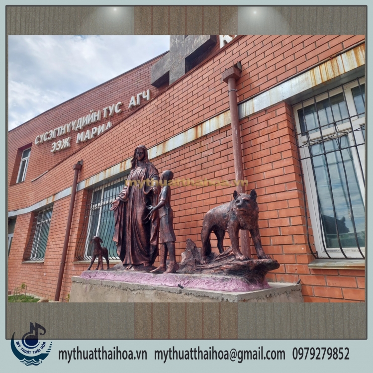 Tượng Đức Mẹ và Thánh Don Bosco